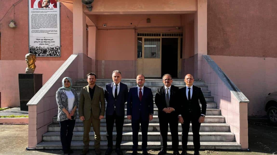 KAYMAKAMIMIZ SAYIN ABDULLAH ASLANTÜRK'TEN OKULUMUZA ZİYARET 
